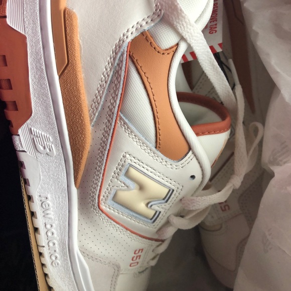 New Balance Au Lait NWB Woman’s - Picture 8 of 14